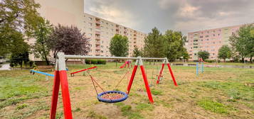 BOSEN | Na predaj 3 izbový byt s balkónom, Adyho ulica, Luče