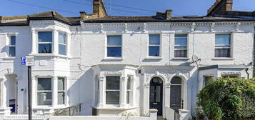 5 bedroom terraced house to rent