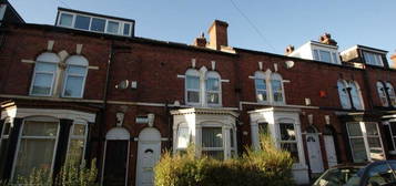 5 bedroom terraced house