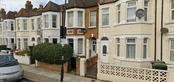 Room to rent in Roseberry Gardens, London N4