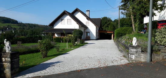 Gepflegte Immobilie in ruhiger Lage, Sackgasse.