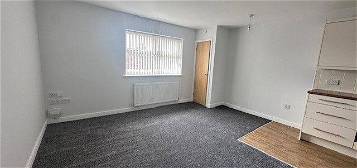 Flat to rent in 11 Rose Mews, Sommerscale Street, Hull, Yorkshire HU2