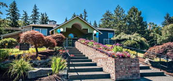 Brackett, Edmonds, WA 98020