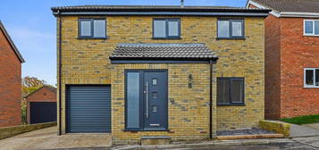 4 bed detached house to rent