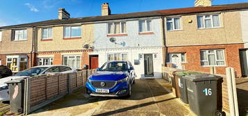 Terraced house to rent in Tower Road, Luton, Bedfordshire LU2