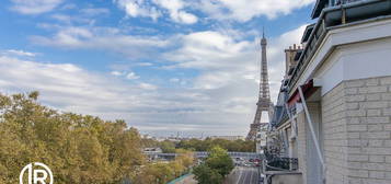 Appartement lumineux avec balcon au dernier étage avec ascen