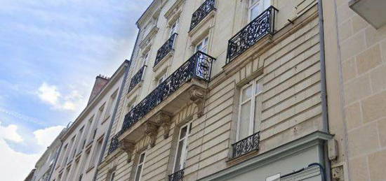 NANTES - SANITAT - BEL APPARTEMENT ANCIEN - 154 m²