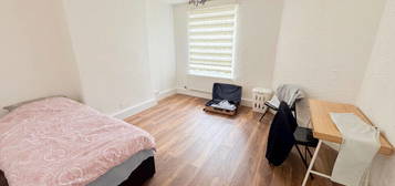 2 bed flat to rent