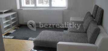 Pronájem bytu 1+1 55 m², Nezvalova, Hradec Králové