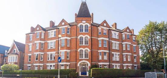 3 bed flat for sale