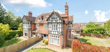 5 bedroom semi-detached house for sale