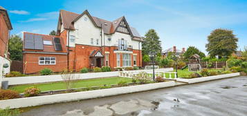 8 bed detached house for sale