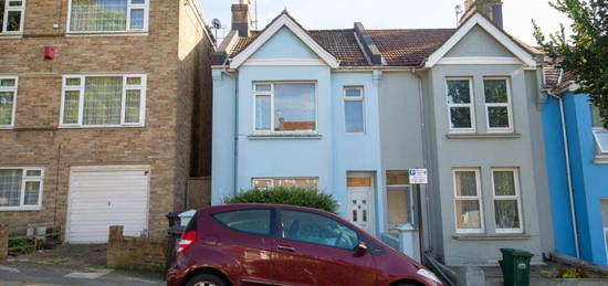 6 bedroom terraced house