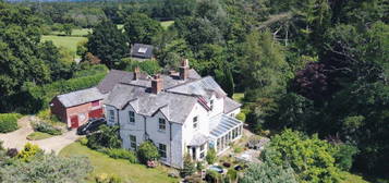 6 bedroom detached house for sale