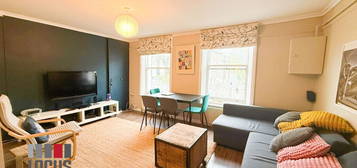 Flat to rent in Upper Street, Angel N1