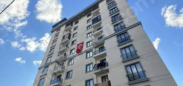 KAÇMAZ EMLAK TAN KAVAKPINARDA SELVİ KONAKLARINDA 2+1 GENİŞ DAİRE