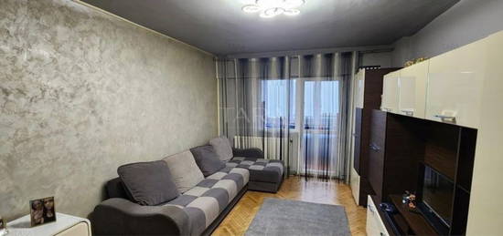 Apartament spatios cu 3 camere, zona Parc Primaverii