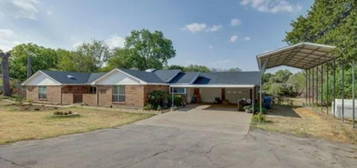 1000 Greenbriar Ave, Keene, TX 76059