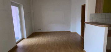 *** 2-Zimmer-Wohnung mit EBK, Wannenbad und Balkon! ***