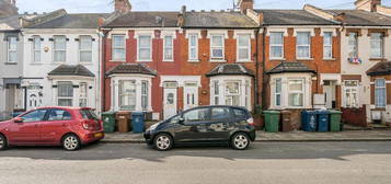 4 bedroom terraced house to rent