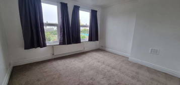 3 bed flat to rent