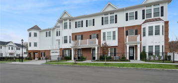 1502 Mill Crk, Roslyn, NY 11576