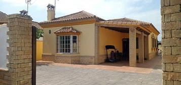 Chalet en Ctra de La Playa - La Coquina, Chiclana de la Frontera