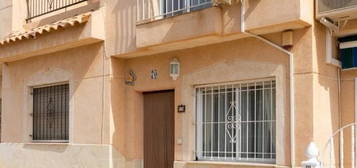 Casa adosada en venta en La Zenia