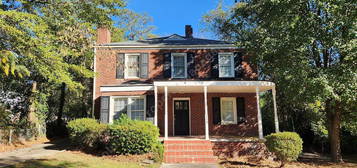 220 Deerwood St APT B, Columbia, SC 29205