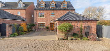 6 bed detached house for sale