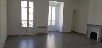 Appartement  à louer, 2 pièces, 1 chambre, 54 m²