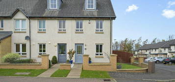 3 bedroom town house for sale