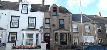 Town house for sale in Priory Road, Milford Haven SA73