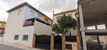 Casa adosada en calle Concordia en Residencial Triana - Barrio Alto, Gabias (Las)