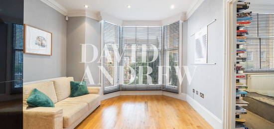 Flat to rent in Bickerton Road, London N19