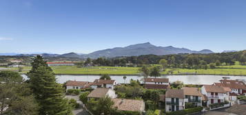 T2 St Jean de Luz Chantaco vue montagne