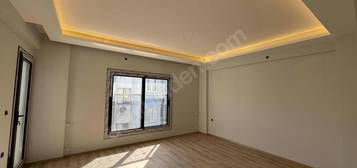 İKİ CEPHELİ ANA CADDE DİBİ 3+1 SIFIR DAİRE