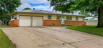 532 S Queen Ave, Maize, KS 67101