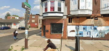 317 S 52nd St, Philadelphia, PA 19143