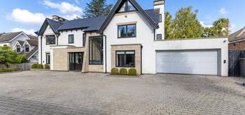 6 bedroom detached house for sale