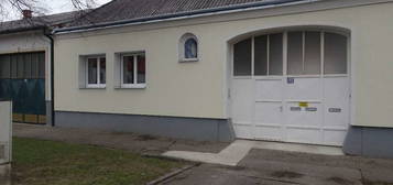 Wohnung in einem 2019 renovierten Streckhof mit zwei Wohneinheiten in Baumgarten zu vermieten