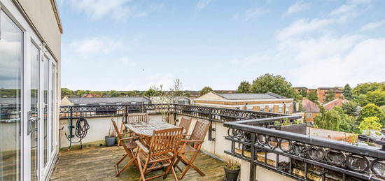 Penthouse for sale in Churchill Court, Wadham Mews, London SW14