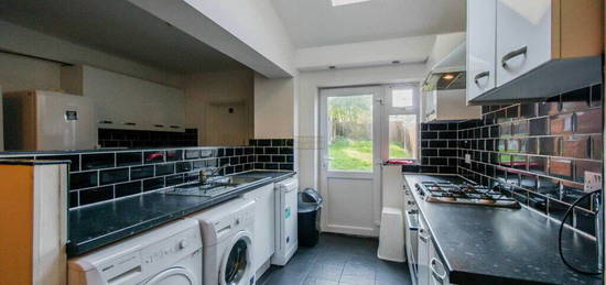 5 bedroom terraced house