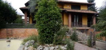 Villa in vendita in  Delle Rose s.n.c