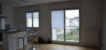 Loue T2 Duplex sur Ile de Nantes