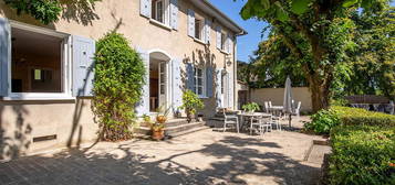 Belle Dauphinoise avec jardin arboré et piscine