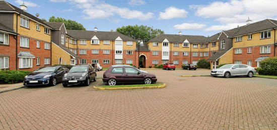 Flat to rent in Cherry Court, 621 Uxbridge Road, Hatch End, Pinner HA5