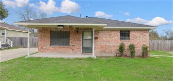 1807 S College Ave, Bryan, TX 77801