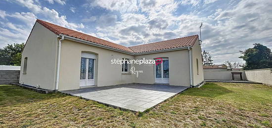 Maison de plain-pied  à vendre, 4 pièces, 3 chambres, 116 m²