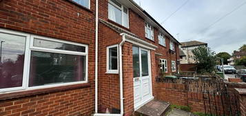 Terraced house to rent in King William Street, Portsmouth PO1